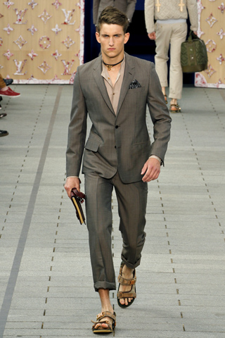 Louis Vuitton / - 2012